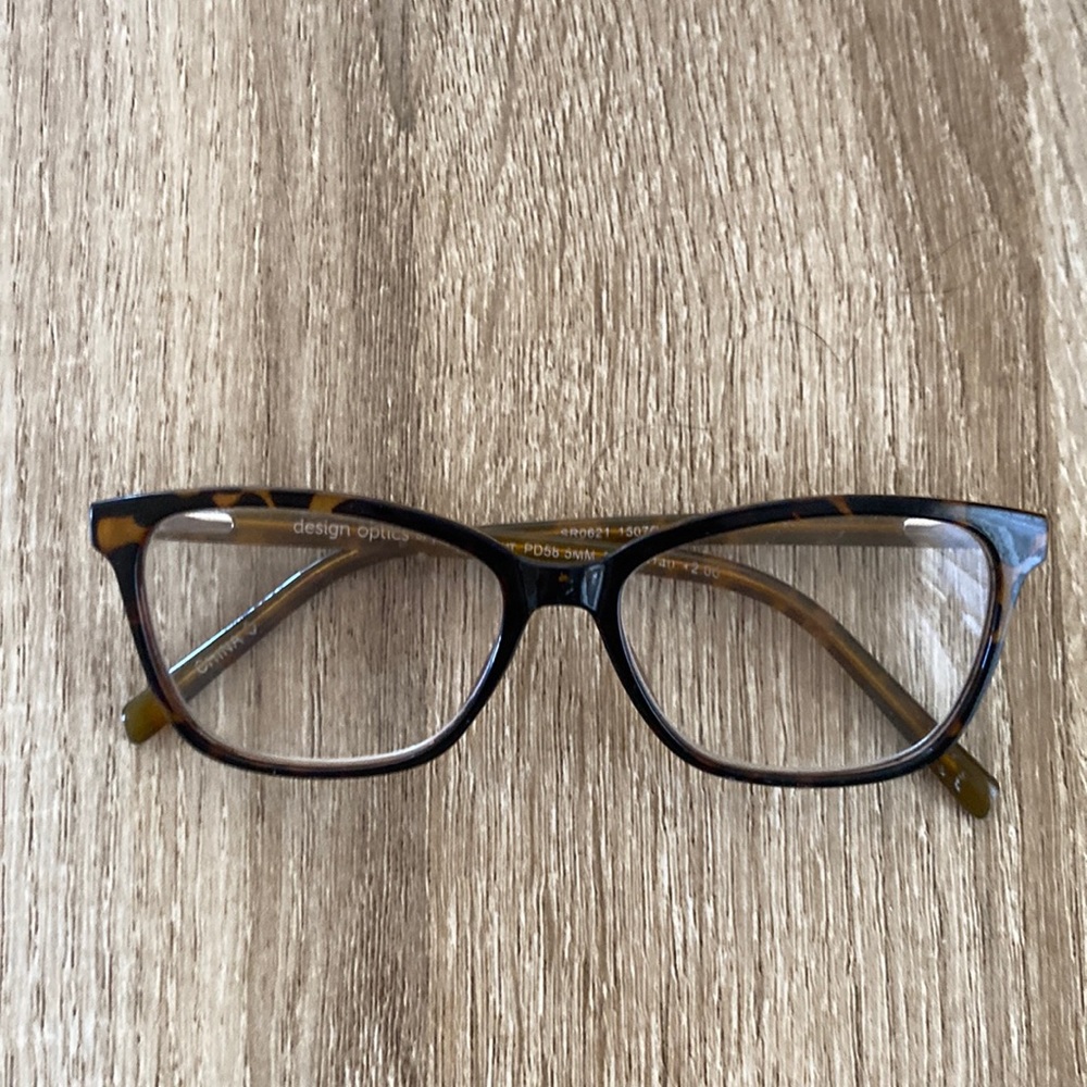 Design optics by Foster Grant